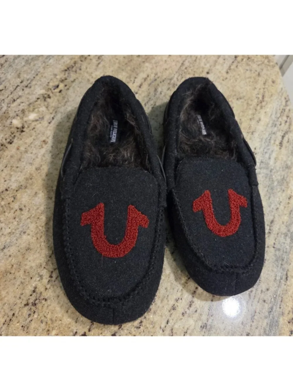 True Religion Moccasins Men's Size L 11/12 Black Red House Slippers Fur Lined